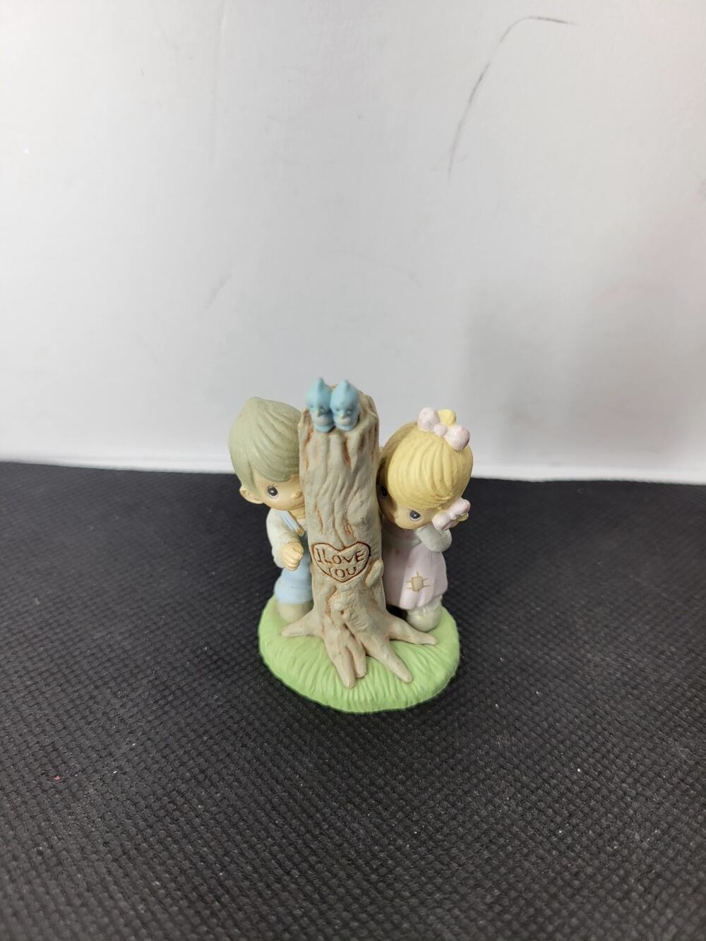 Precious Moments mini Figurine Collectible - Thee I Love 2"